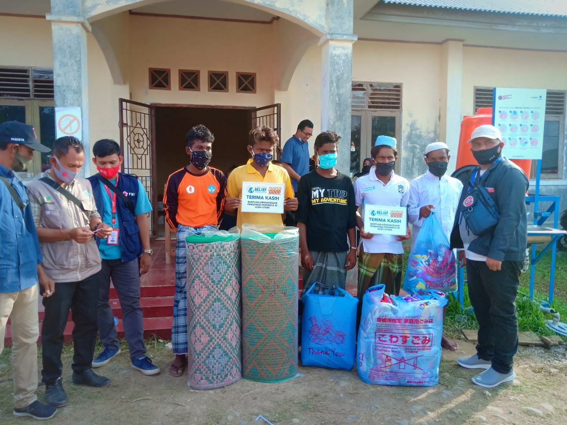 GER_Indonesia's tweet image. Penyaluran bantuan tahap ke-5 tanggap darurat pengungsi Rohingya di Lhokseumawe, Aceh (08/09/2020).

Penyaluran kali ini berupa kebutuhan mendesak, seperti handuk, tenda dan alas tidur.

#Emres #EmergencyResponse #TanggapDarurat #GlobalEhsanRelief #SaveRohingya #Rohingya