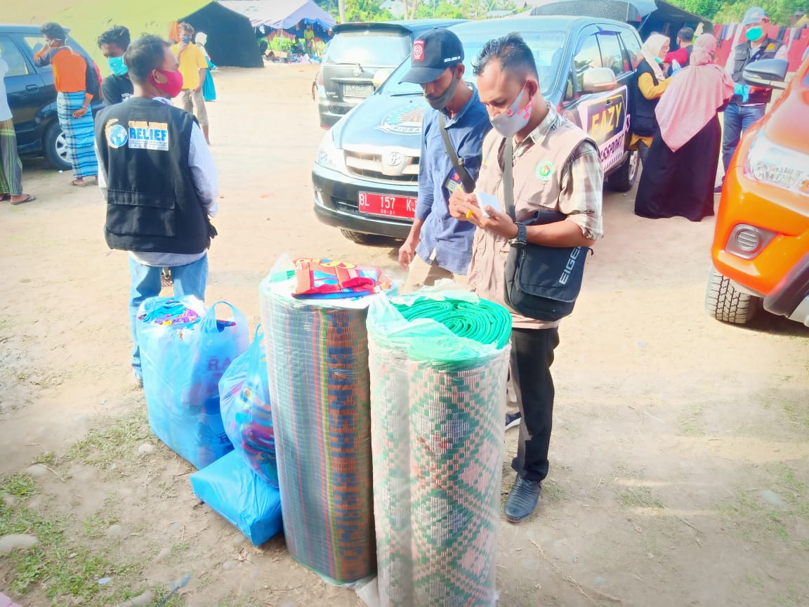 GER_Indonesia's tweet image. Penyaluran bantuan tahap ke-5 tanggap darurat pengungsi Rohingya di Lhokseumawe, Aceh (08/09/2020).

Penyaluran kali ini berupa kebutuhan mendesak, seperti handuk, tenda dan alas tidur.

#Emres #EmergencyResponse #TanggapDarurat #GlobalEhsanRelief #SaveRohingya #Rohingya