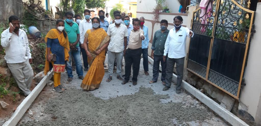 KSRIDEVI136DIV's tweet photo. Inspected CC road work at Santosh Colony, Neredmet. https://t.co/vwum8yfOTB