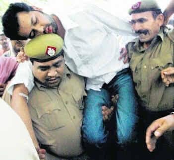 RoflGandhi_'s tweet photo. The drugs controversies always remind me of the times when an unconscious Rohit Sharma was rescued by Dawood Ibrahim but people thought that was Shri Pramod Mahajan's son. https://t.co/dtcoe67zZ2