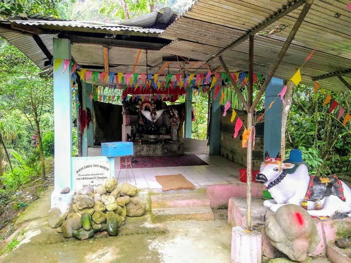 जय मां आदि शक्ति Lets popularise North East!Hardly known to many that ArunachalPradesh in North East too has one of the 51 sacred Shakti Peeths of maa Sati at #Akashiganga TempleAs per 8th century Kalika Puran, head of ma Sati had fallen here at... @LostTemple71/3