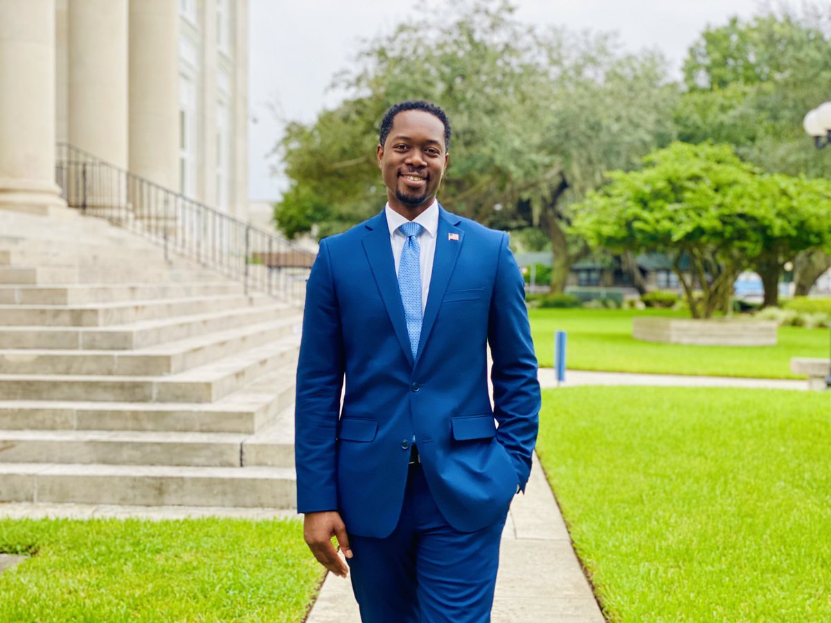 AllenLEllison's tweet photo. Would you be willing to sign up to be a volunteer with the Allen Ellison for Congress Campaign?
If we’re going to be successful on November 3rd, we need volunteers making phone calls, holding fundraisers, helping with digital organizing to get our message out. #DemCastFL #wtpfla https://t.co/48xVFat77G