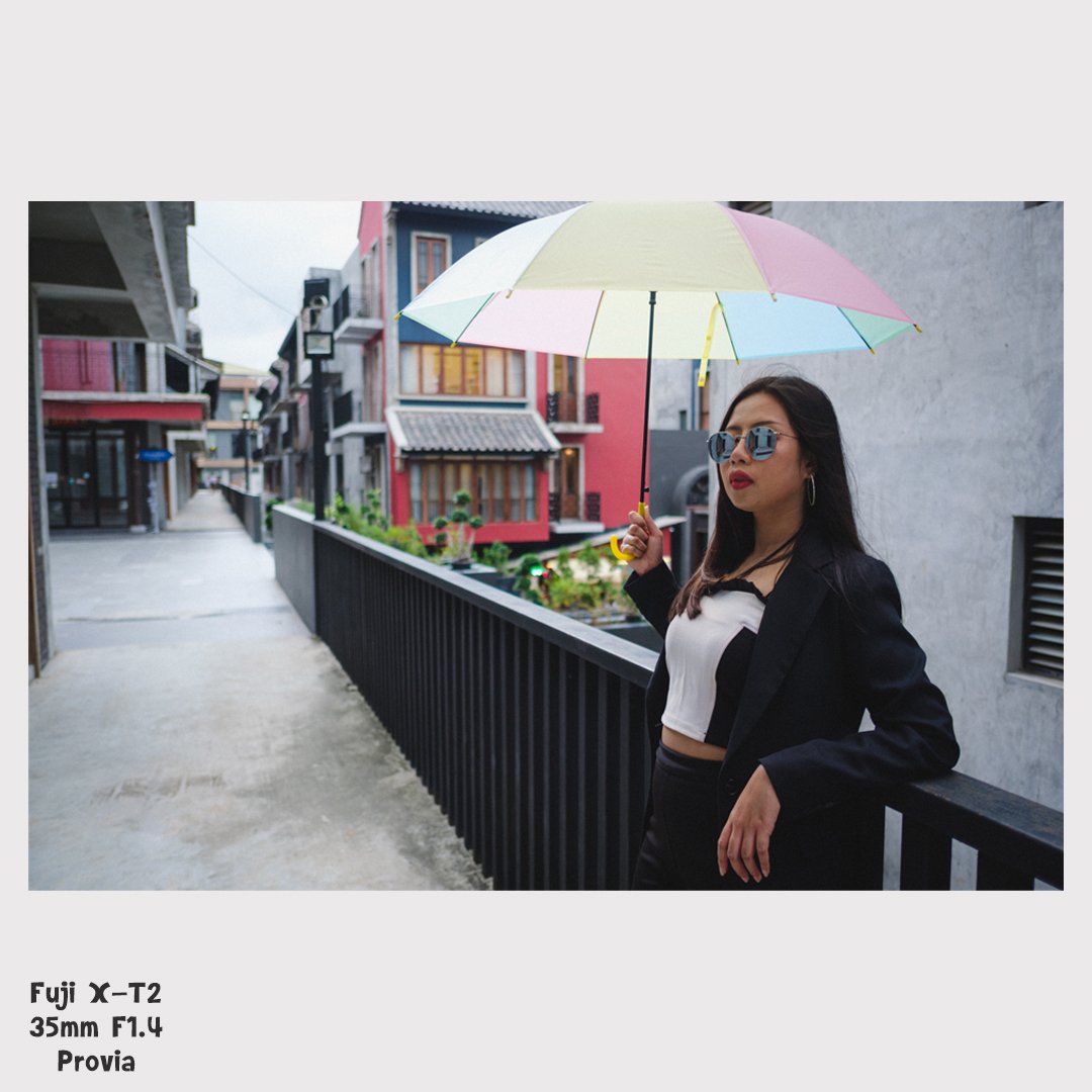 VeeZickarr's tweet photo. my colorful umbrella ⛱️

เซตนี้ทำให้รักสีฟูจิ🤣
.
📸Fuji X-T2
🎞️Provia
🖨️ ZY Walk
.
#fujifilm #fujifilm_xseries #fujifilmXT2 #provia #photographer  #portraitphotography https://t.co/ONNB5AXRgV