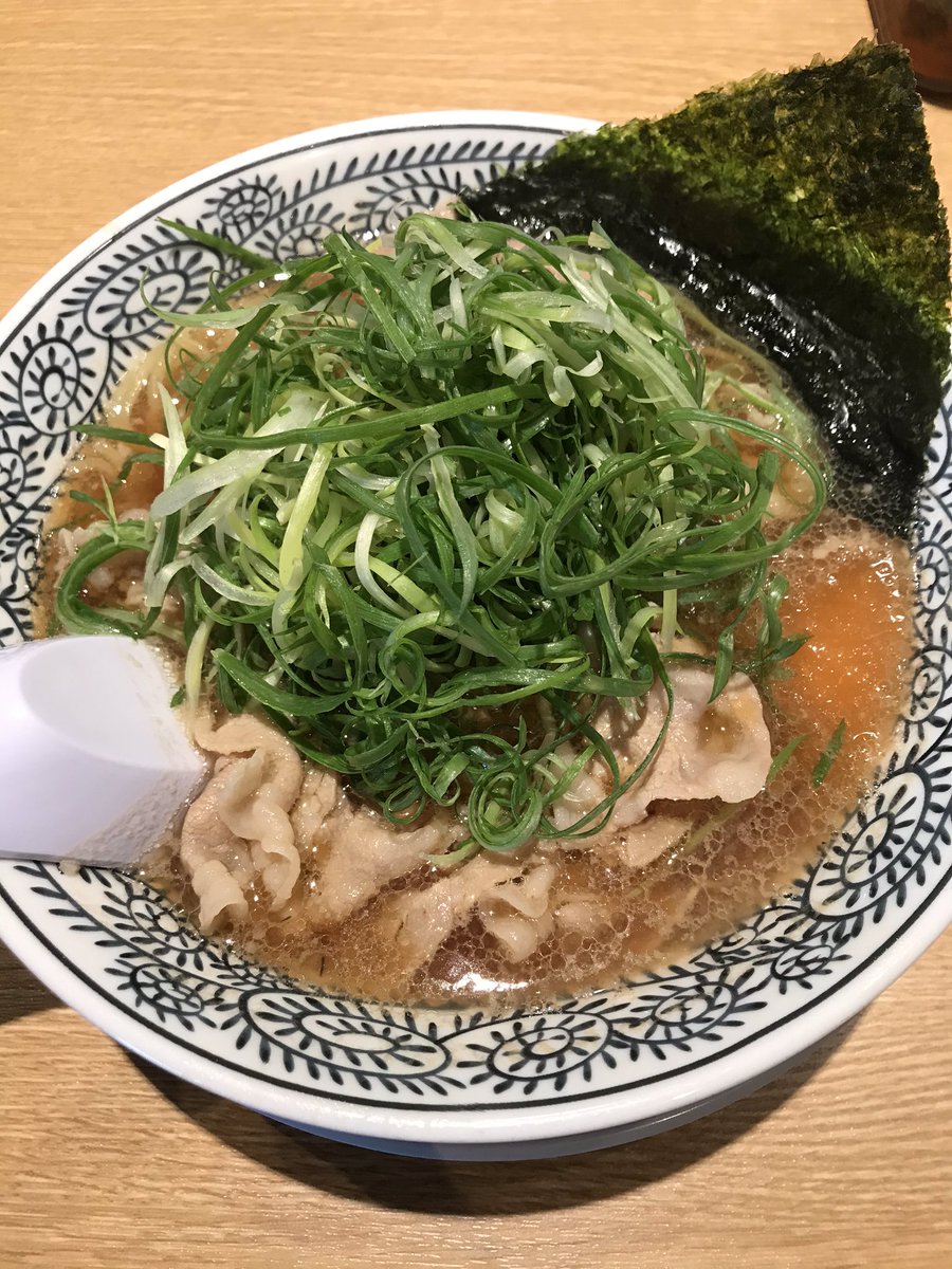 はまさん 播磨高岡 丸源ラーメン 姫路今宿店 おいしいからあげランチ セットの肉そば ねぎ肉そばに変更 今日はおいしいからあげランチに 肉そば おいしいからあげ2個 ライス小がデフォ プラス130円でねぎ肉そばに変更したよ ねぎ旨い 播磨