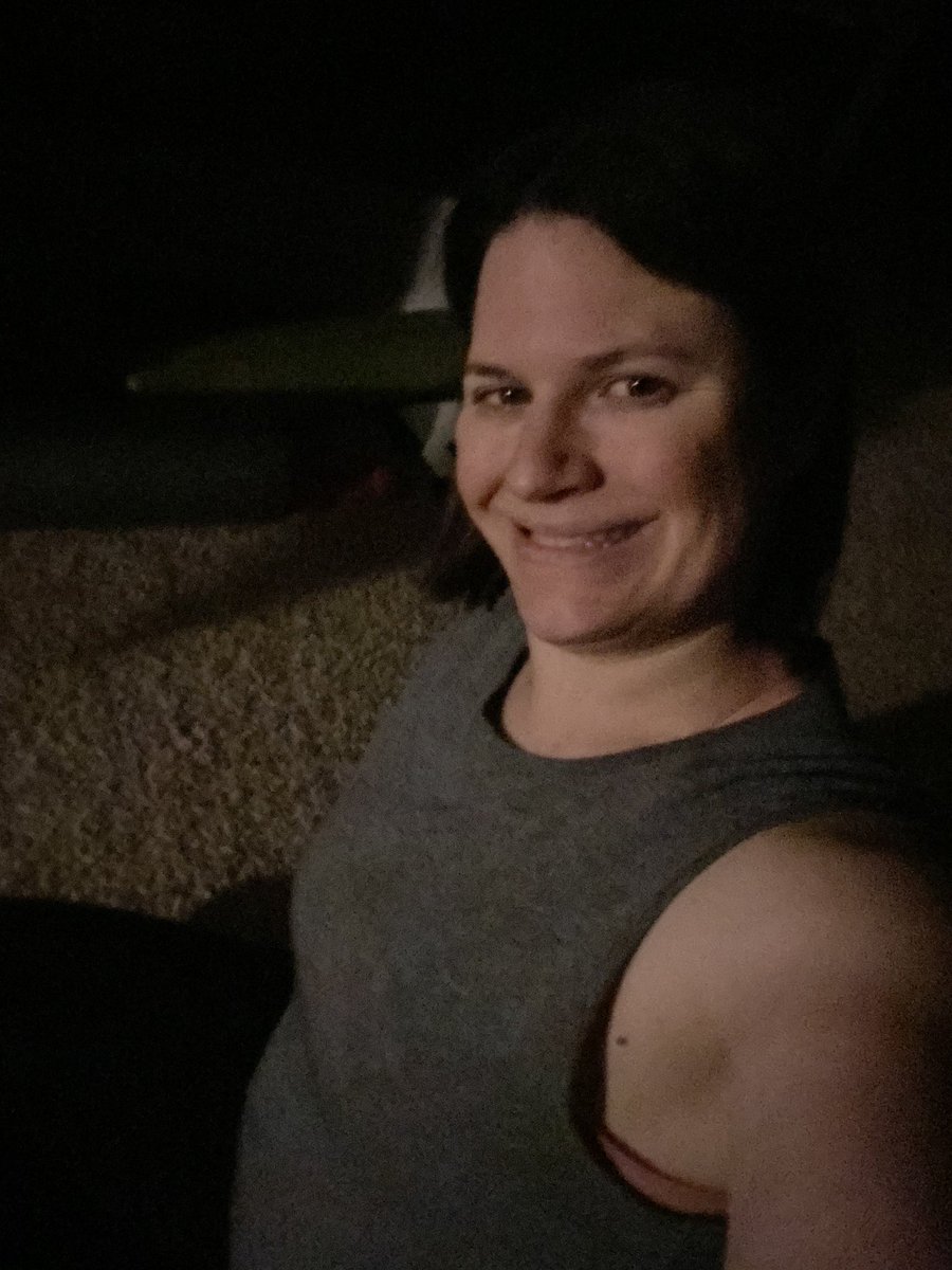 CassTThompson's tweet image. little yoga on this hump day to center the mind and get over the hump! #SlowFlow #WorkinOut