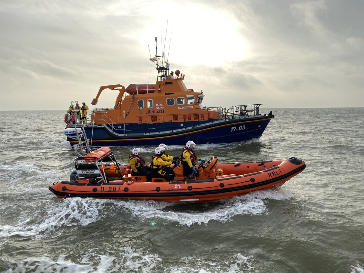 As today is #999day we wanted to take this moment to shout out to our #999family and the incredible service they provide 24/7/365 👏🚨 <a href="/999Day/">Emergency Services Day - 9 Sept</a> <a href="/ClactonRNLI/">Clacton RNLI</a> <a href="/HarwichRNLI/">Harwich RNLI</a>