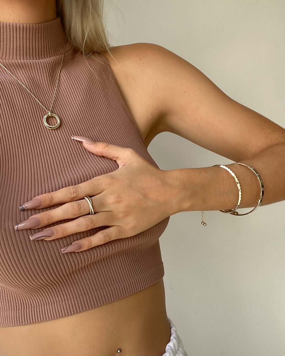 It’s a good day to match your manicure to your outfit, and your jewellery to coordinate 👌🏼✨

Shop : buckleylondon.com/new-in