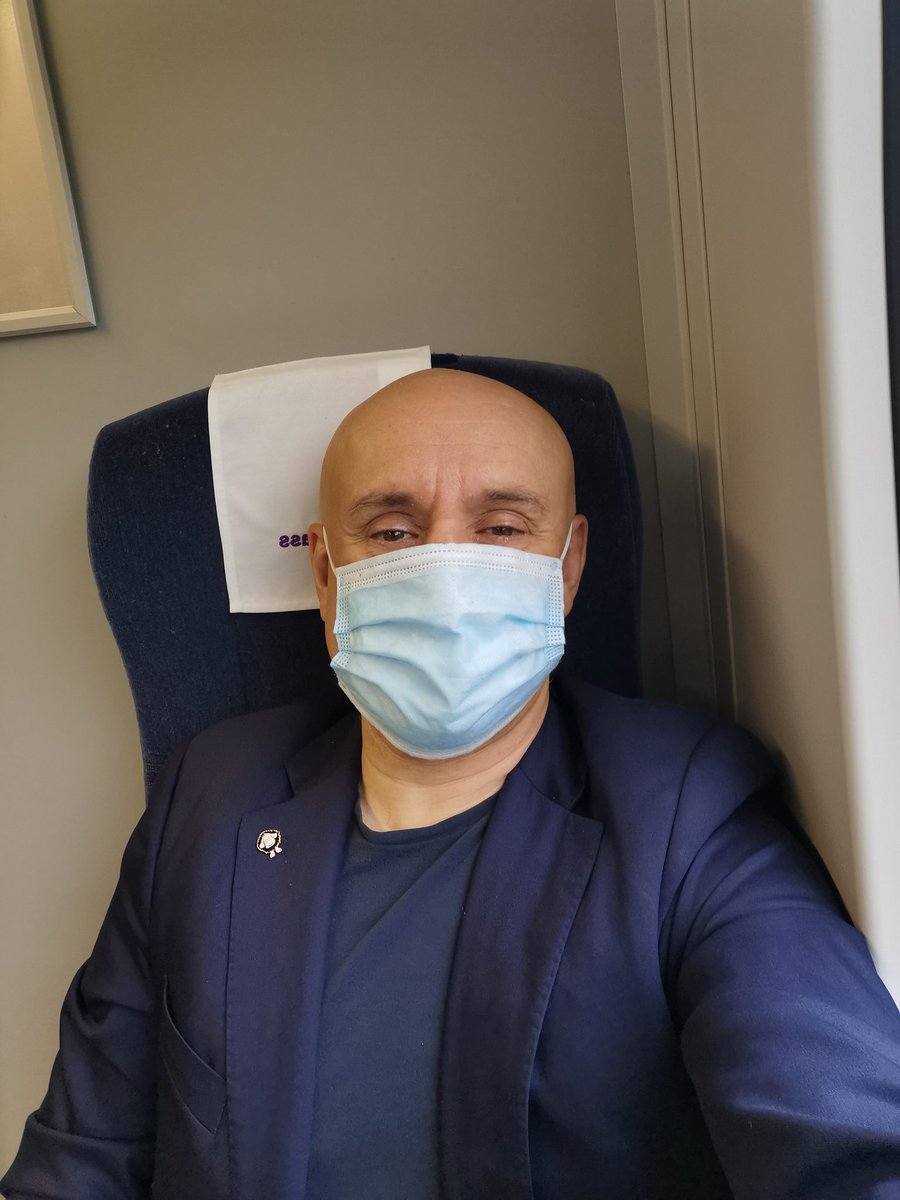 Senar1's tweet photo. A few masked up pictures on the way into town 😜
#COVID2019uk #coronavirusuk #COVID19 #WednesdayThoughts #lockdownuk #travel #mask #senmonro #film #tv #actor https://t.co/IQn3j85fgT