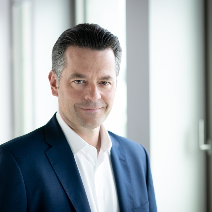 CaratDE's tweet photo. "Im Gespräch mit Out of Home" ist das Motto des FAW Podcasts. Vor ein paar Tagen war unser CEO, Klaus Nadler, zu Gast und hat über Strategien zur Entwicklung von Customer Journeys und vieles mehr gesprochen. Zu hören überall dort, wo es Podcasts gibt. 🎧
https://t.co/BkryBDgIhF https://t.co/8AyR6tLPjh