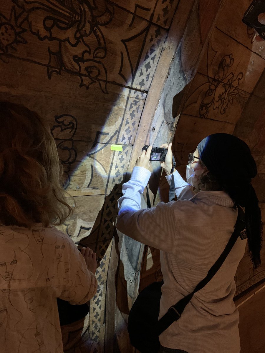 rce_kleur's tweet photo. Op grote hoogte is het onderzoek naar de conditieopname @grotekerknaarden gestart, wat zien we? Welke fenomenen brengen we in kaart? #schades #ouderestauraties #schildertechniek
#paintedvault #digitalmapping #conditionsurvey #rce #conservators https://t.co/bjY7Xm9IxA
