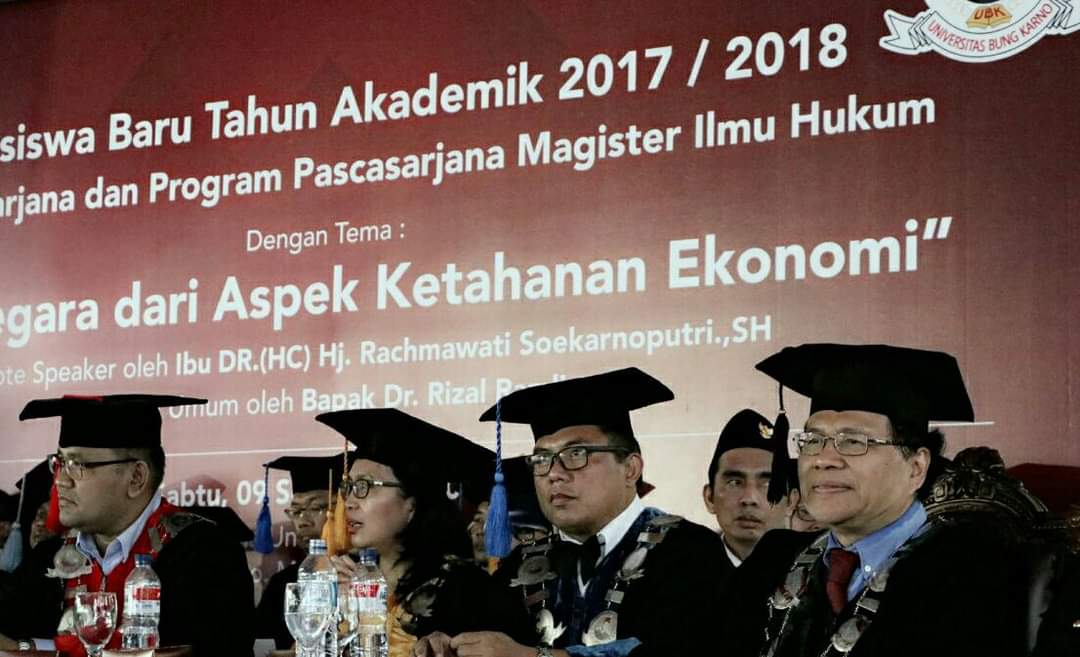 Selalu suka lihat orasi Sang Rajawali <a href="/RamliRizal/">Yayasan Inisiatif Rizal Ramli</a>, putra Minang yg besar di Bogor dan ditahbiskan sebagai Gus Romli oleh kalangan Nahdliyin.

Foto arsip.