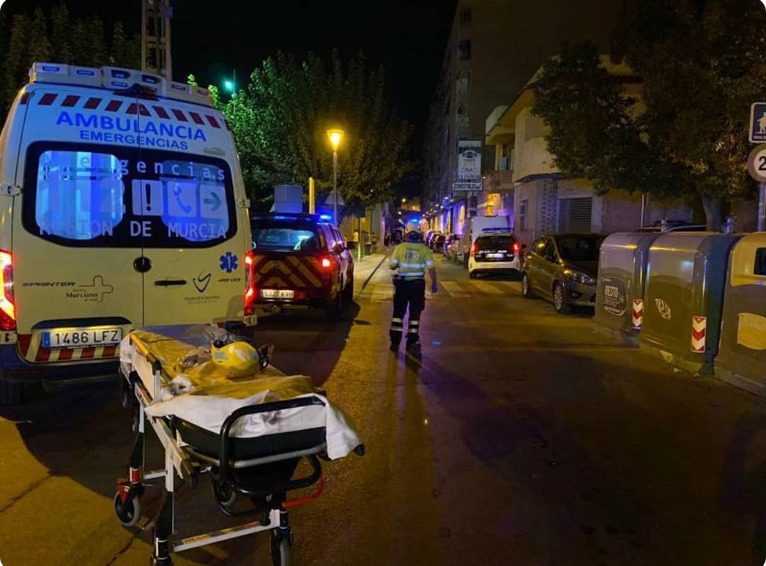 061murciaexiste's tweet photo. La emergencia real no distingue de lugar ni de horas. #umemolina agradece la ayuda recibida de #ume14 #umealcantarilla y #umecieza. Te preparas durante mucho tiempo para estas asistencias #061murcia #todossomosequipo @112rmurcia @Murciasalud @BomberosCEIS_RM @MolinaPolicia https://t.co/kihqo1HWaI
