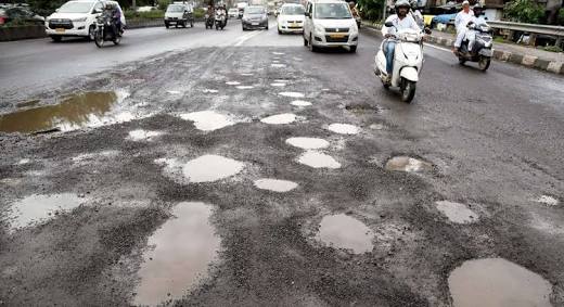 Abhilas28998486's tweet photo. #DeathOfDemocracy Corrupt @mybmc has no time to do something of these Potholes but have so much time to bully a girl who raised her voice against their Maalik Aurangzeb @OfficeofUT 

#DeathOfDemocracy https://t.co/clBCF9TzTD https://t.co/YC2Inr93UO