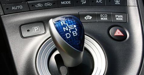 CarFromJapan's tweet photo. There are some letters which are written on the gear, what is the S gear? Or what is the B on the gear shift? Here is the answer! 👇
https://t.co/umNol8m0zY
#CarFromJapan #CFJ #DrivingTips #AutomaticGear https://t.co/XH2h0UtHfz