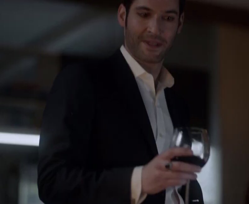 Lucifer’s wardrobe in 3x03 Mr. and Mrs. Mazikeen Smith #Lucifer  