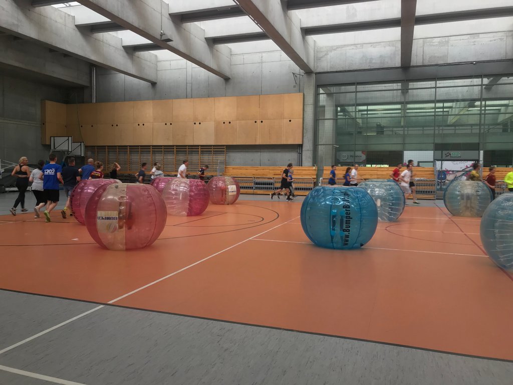 Bumper_Ball's tweet photo. Small or big group? No worries, we will handle both! Just try play bubble football in brand-new bumperballs at one of the top sports halls in Krakow :) #bubblefootballkrakow #bumperballkrakow #funthingstodoinkrakow #funkrakow
https://t.co/Wto4TzS2JT https://t.co/tAyHzgIay9