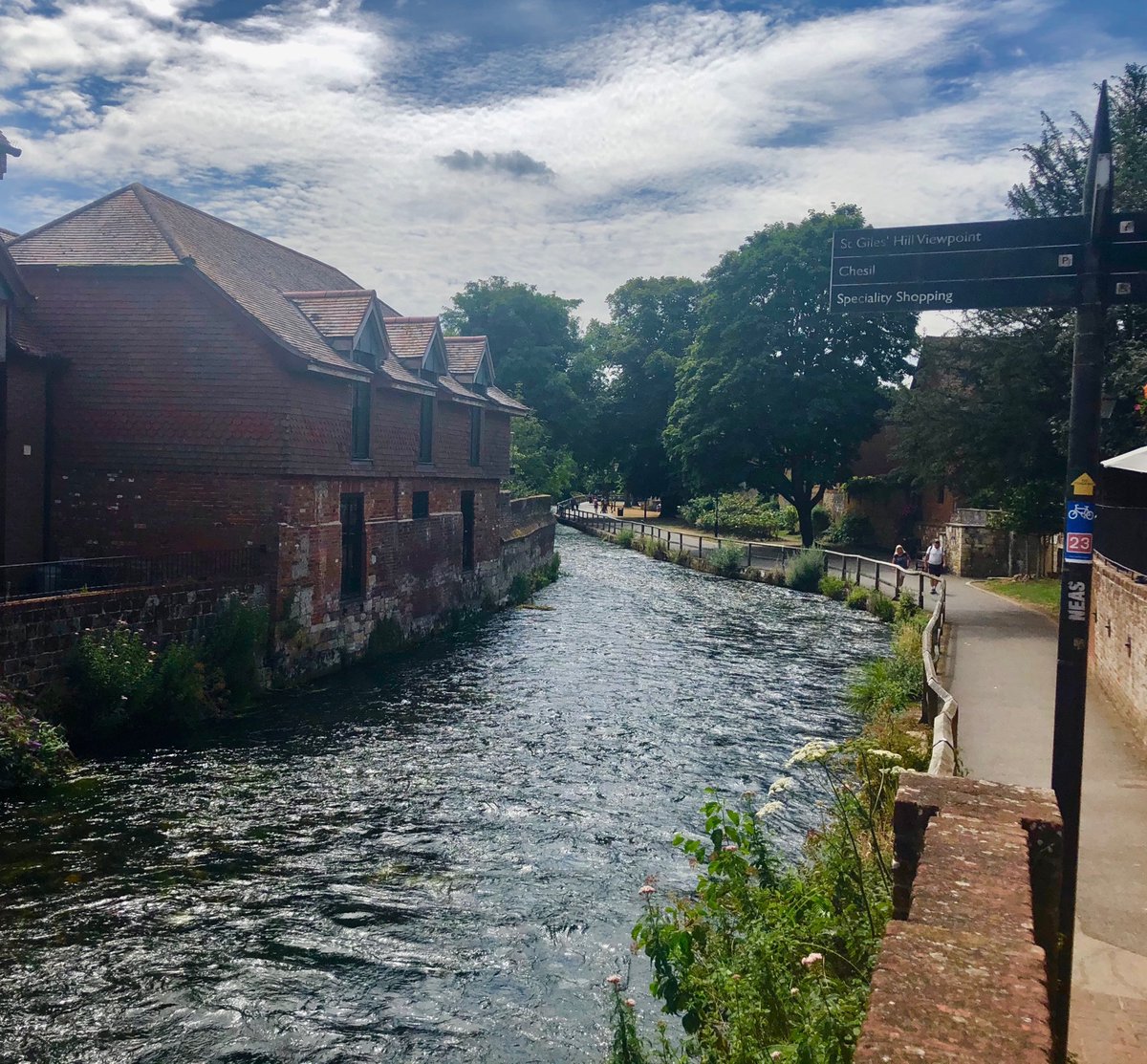 girlaboutglobe's tweet image. * Where Are You Wednesday?

It’s Where Are You Wednesday? (or where do you wish you were Wednesday?) This weekend I was back in Winchester, one of England’s historic cities. Where are you this week or where do you wish you were? #whereareyouwednesday