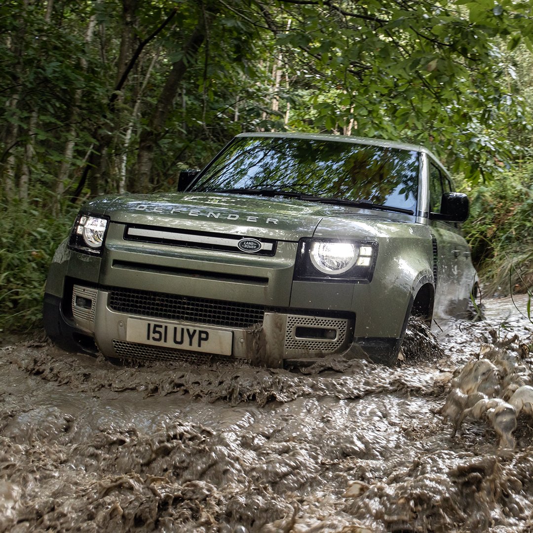 RangeRover's tweet photo. Introducing the first-ever #LandRover #DEFENDER Plug-In-Hybrid. Combining a powerful 2.0-litre four-cylinder petrol engine and 105kW electric motor the 404PS P400e delivers efficiency and substantial torque for greater capability. https://t.co/JzxRCsV14P @World_EV_Day #WorldEVday https://t.co/2SbCBA2uZW