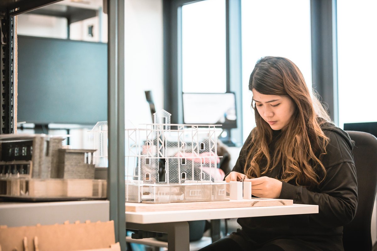 Don't forget, our Virtual Postgraduate Open Evening is on today from 5pm-7.30pm. If you're thinking of staying on at uni, or want to return to study after a break, this event is for you. Chat to tutors, current students and find out more. See you there 👉 bit.ly/3lkcaTj