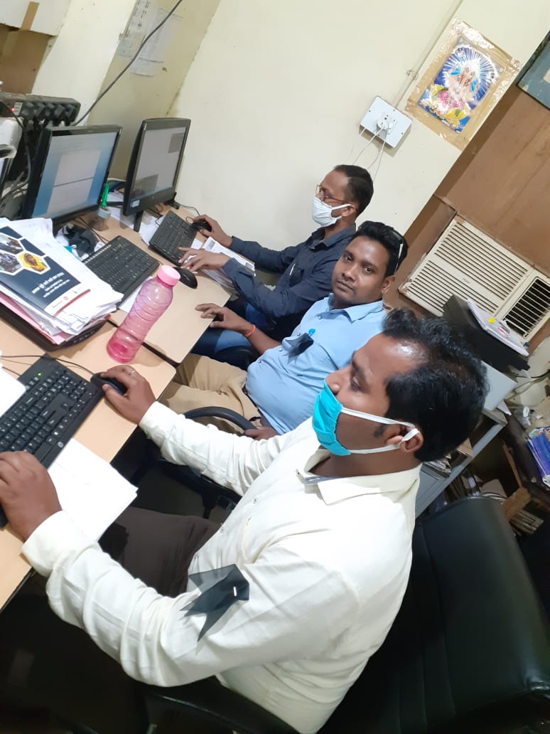 CGNHM1's tweet photo. #NHMनियमितिकरण के लिए आज दिनांक 9.9.2020 को समय 09:09am से छत्तीसगढ़ प्रदेश NHM कर्मचारी संघ के आह्वान पे पूरे राज्य में काली पट्टी लगाकर कार्य कर रहे है।
@narendramodi
@AmitShah
@drharshvardhan
@RahulGandhi
@priyankagandhi
@bhupeshbaghel 
@TS_SinghDeo 
@drramansingh https://t.co/x6P9HzQD4D