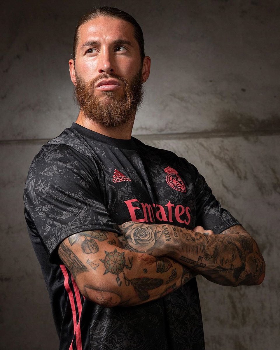 MMajeedX's tweet photo. قميص ريال مدريد الثالث لموسم 2020/21. 👕 https://t.co/7Ioi61iJ3R