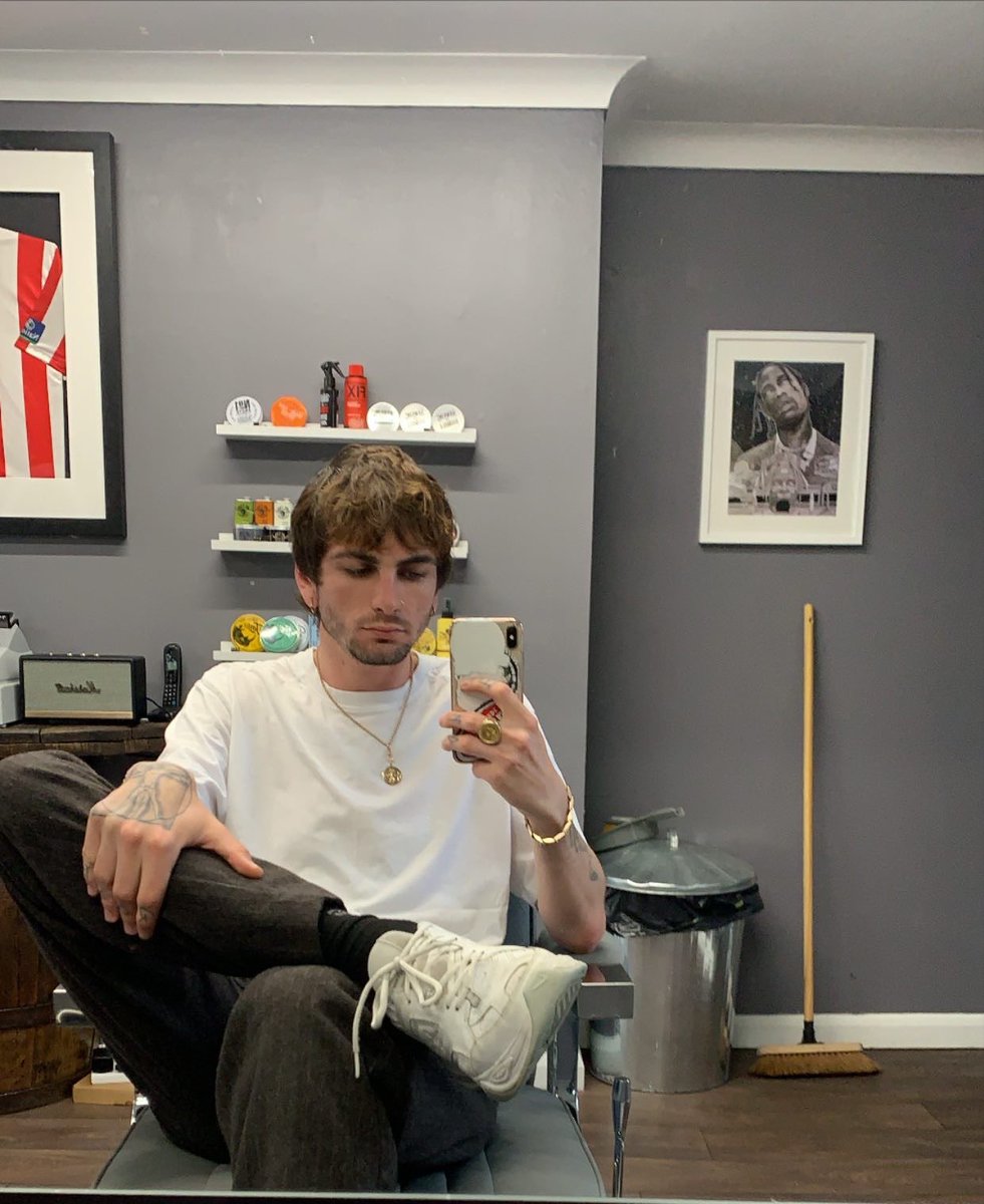 GUTTERPAPII's tweet image. STAY P£NG