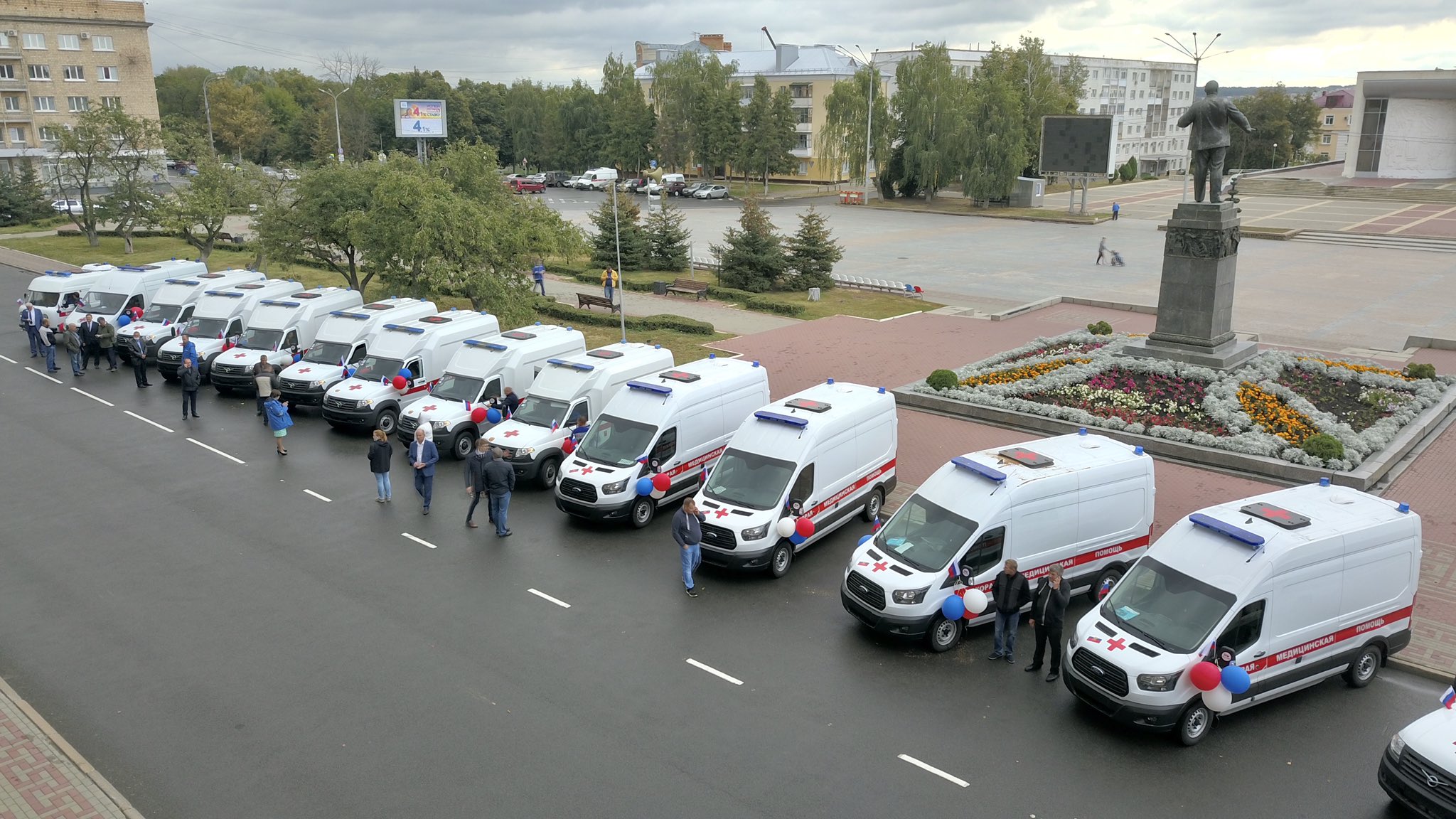 Вручение автомобилей скорой помощи