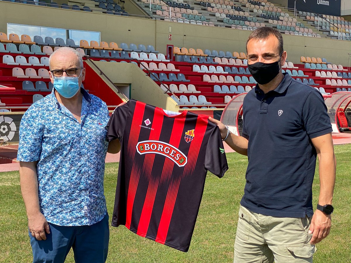 ffutbolbasereus's tweet image. La Fundació signa acords de col·laboració amb @reusdigitalcat i @LANOVA_radio 

🔗 ffutbolbasereus.cat/2020/09/09/la-…·laboracio-amb-reus-digital-i-la-nova-radio/

#ffutbolbasereus #reusdigital #lanovaradio #Reus