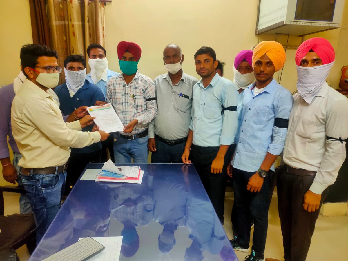 <a href="/PrthveerajG/">prathviraj gurjar</a>  वेतन कटौती के विरोध में सहायक अभियंता ऑफिस गजसिंहपुर सभी कर्मचारी व अभियंताओं द्वारा ज्ञापन दिया गया
<a href="/ashokgehlot51/">Ashok Gehlot</a>  <a href="/SachinPilot/">Sachin Pilot</a>  <a href="/DrBDKalla1/">Dr B D Kalla</a> @DrBDKalla2 @mdjaipurdiscom
<a href="/DainikBhaskar/">Dainik Bhaskar</a> <a href="/1stIndiaNews/">First India News</a>