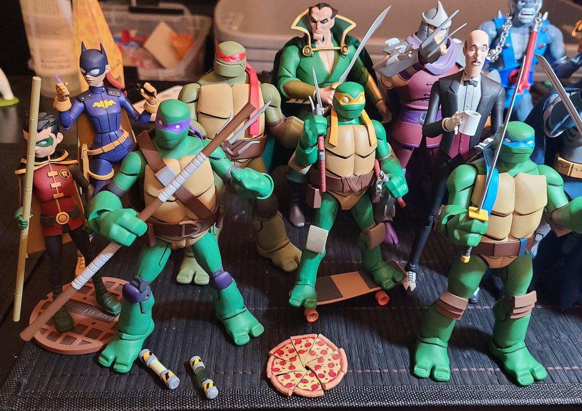 therabbitreport's tweet photo. More random figs I unboxed tonight. By the way the new #super7 #thundercats #ultimate figures are awesome! I can't wait for wave 2. Got some new #StarWars #blackseries figures and a full set of the #gamestop exclusive #batman vs. #tmnt figures. #toyphotography #therabbitreport https://t.co/y8TXpD9nJu