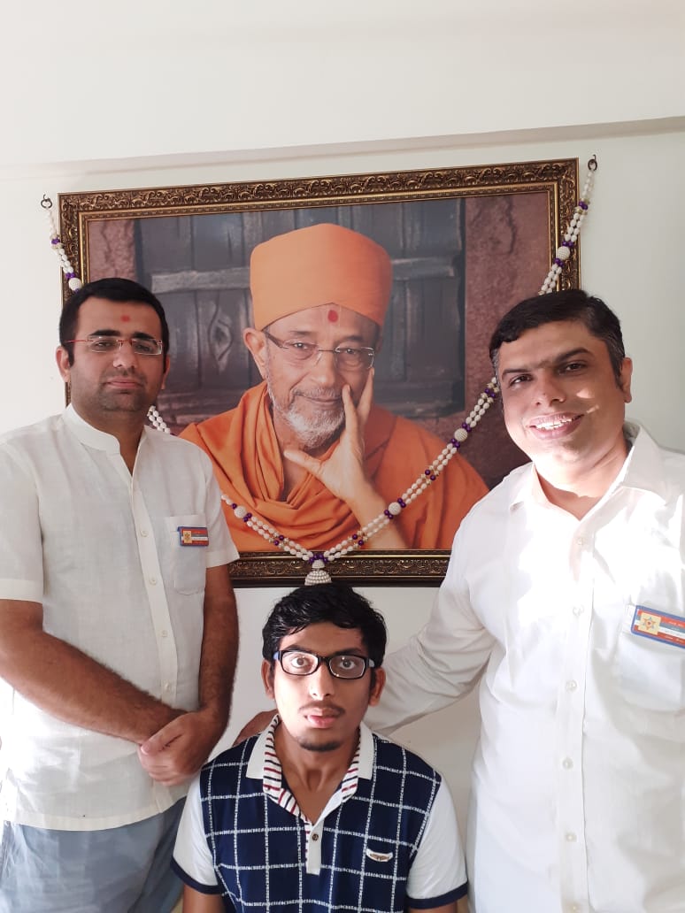 iHaridham's tweet photo. "Weekly Spiritual Assemly inspired by H.D.H. Hariprasad Swamiji helped &amp; shaped my Determination &amp; Destination."- Yash Gandhi

He is youngster from Mumbai who defied cerebral palsy &amp; dyslexia,to made it to the IIM-L with help of true friendship with 2 Saints &amp; 4 Devotee Mentors. https://t.co/HmIFkDxdZG