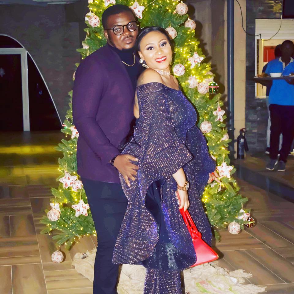 gold_scam's tweet photo. Edward Taylor and Gladys Bowna from Freetown Sierra Leone are Con Artists thinking they will get away with their actions. Edward Harry Taylor and his wife Gladys Bowna are Gold Scammers offering Gold in Facebook groups. * Part 1 https://t.co/ozTWbB9Yhu