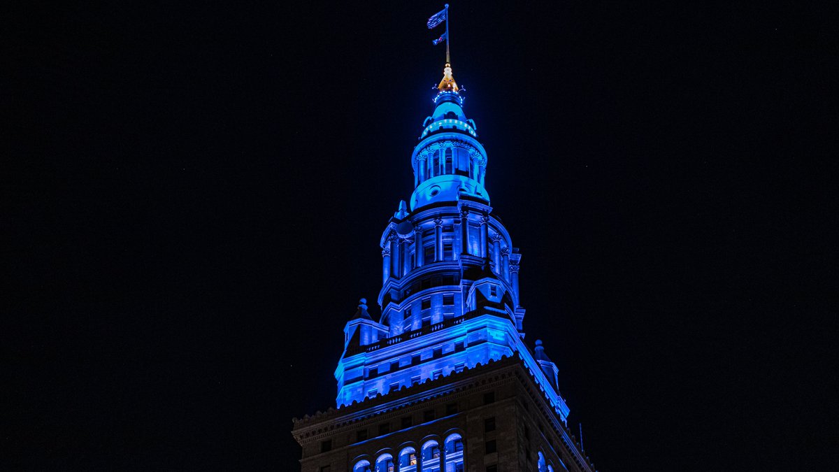 MVielhaber's tweet photo. Downtown Cleveland buildings have turned blue in a show of support and remembrance for fallen @CLEpolice Detective James Skernivitz. #ThisisCLE https://t.co/Ay6blZJCqc