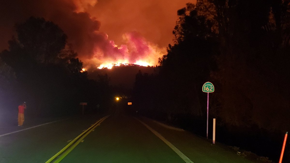CALFIRE_ButteCo's tweet photo. #BearFire [update] View from Oro Quincy Highway (Hwy 162) at Forbestown Road. Fire has crested the hill across the lake from here. https://t.co/q8i8FvHWW7