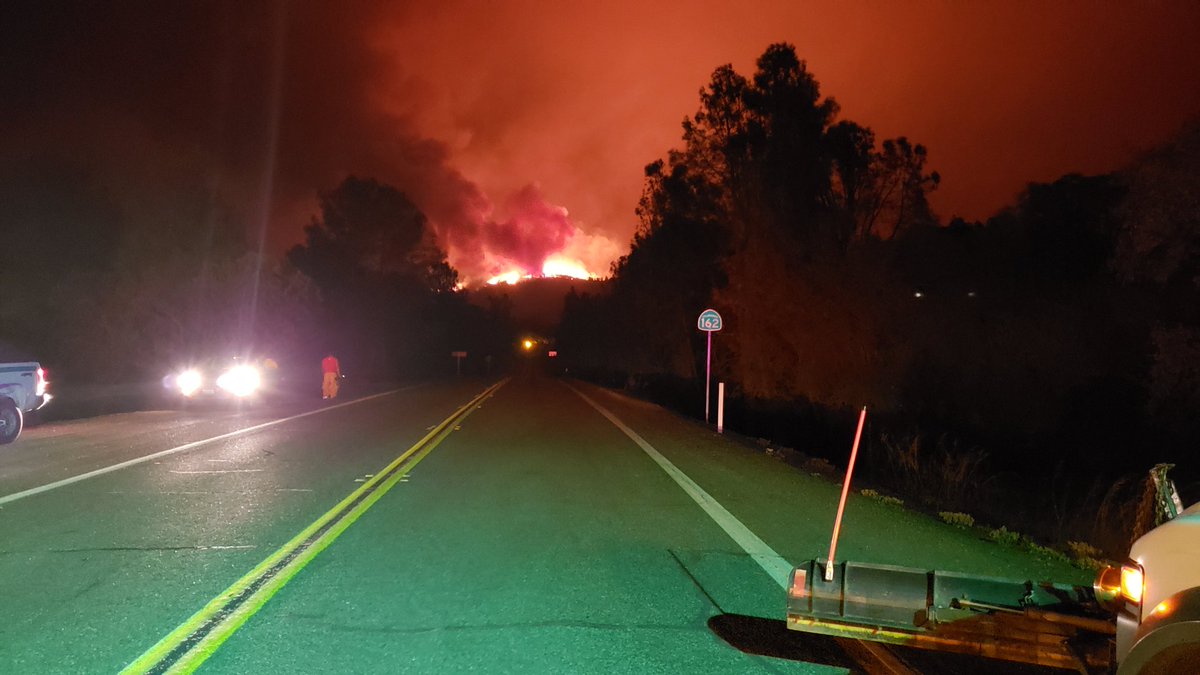 CALFIRE_ButteCo's tweet photo. #BearFire [update] View from Oro Quincy Highway (Hwy 162) at Forbestown Road. Fire has crested the hill across the lake from here. https://t.co/q8i8FvHWW7