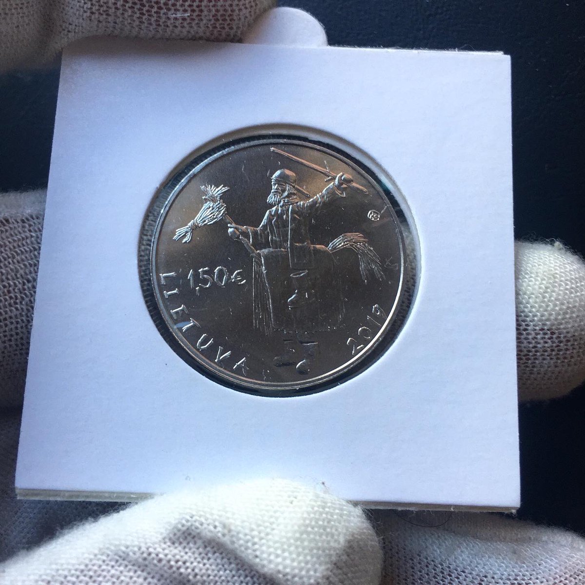 Moneyaddict93's tweet photo. 🇱🇹1.5€ 2019. Užgavėnės, Lithuania🇱🇹 Coin dedicated to Traditional Lithuania Celebrations. 🔥 #coin #coins #coincollecting #collectibles #collector #history #hope #covid19 #lithuania #bank #currency #money #moneygram #numismatics #numimastica #numismatist #numismatic #daily #euro https://t.co/5xuMaeC3Vk