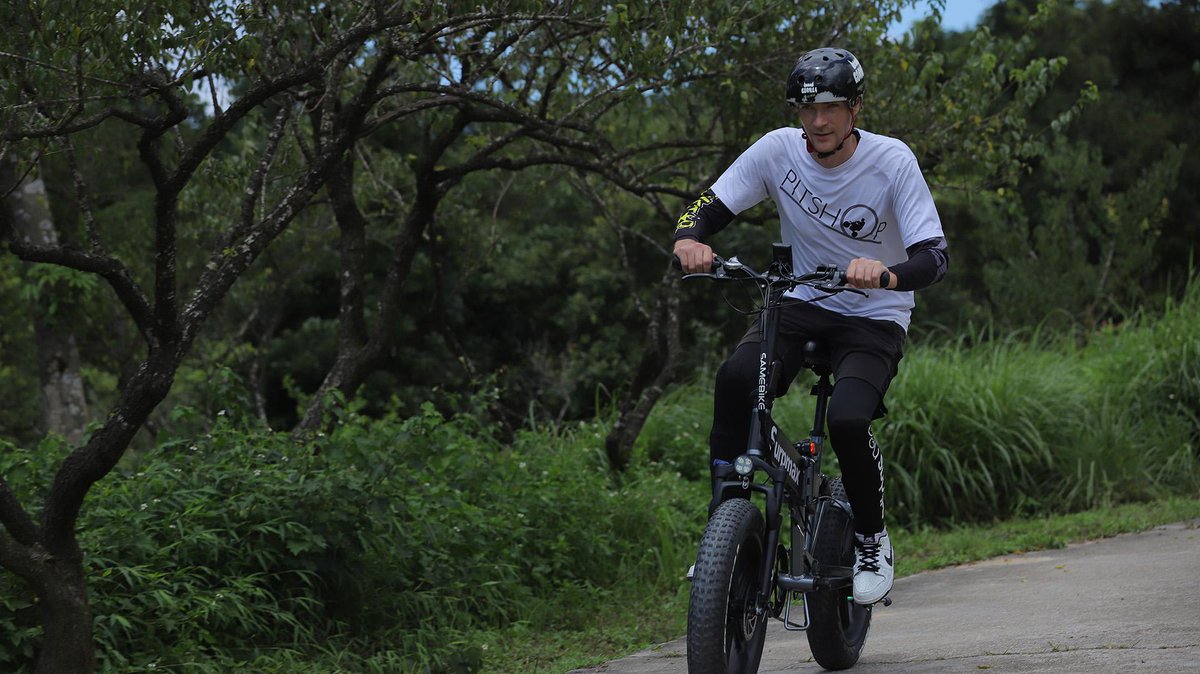 surpmax's tweet photo. SURPMAX is seriously robust to withstand your off-road adventures！
ON Indiegogo Now! 
#ultrahighundurance #fastcharging #foldableelectricbike #mountainbike #bicycle #connectedbeforehand 
https://t.co/Mp9Bgn8ZJt https://t.co/AIYIDSqTWe