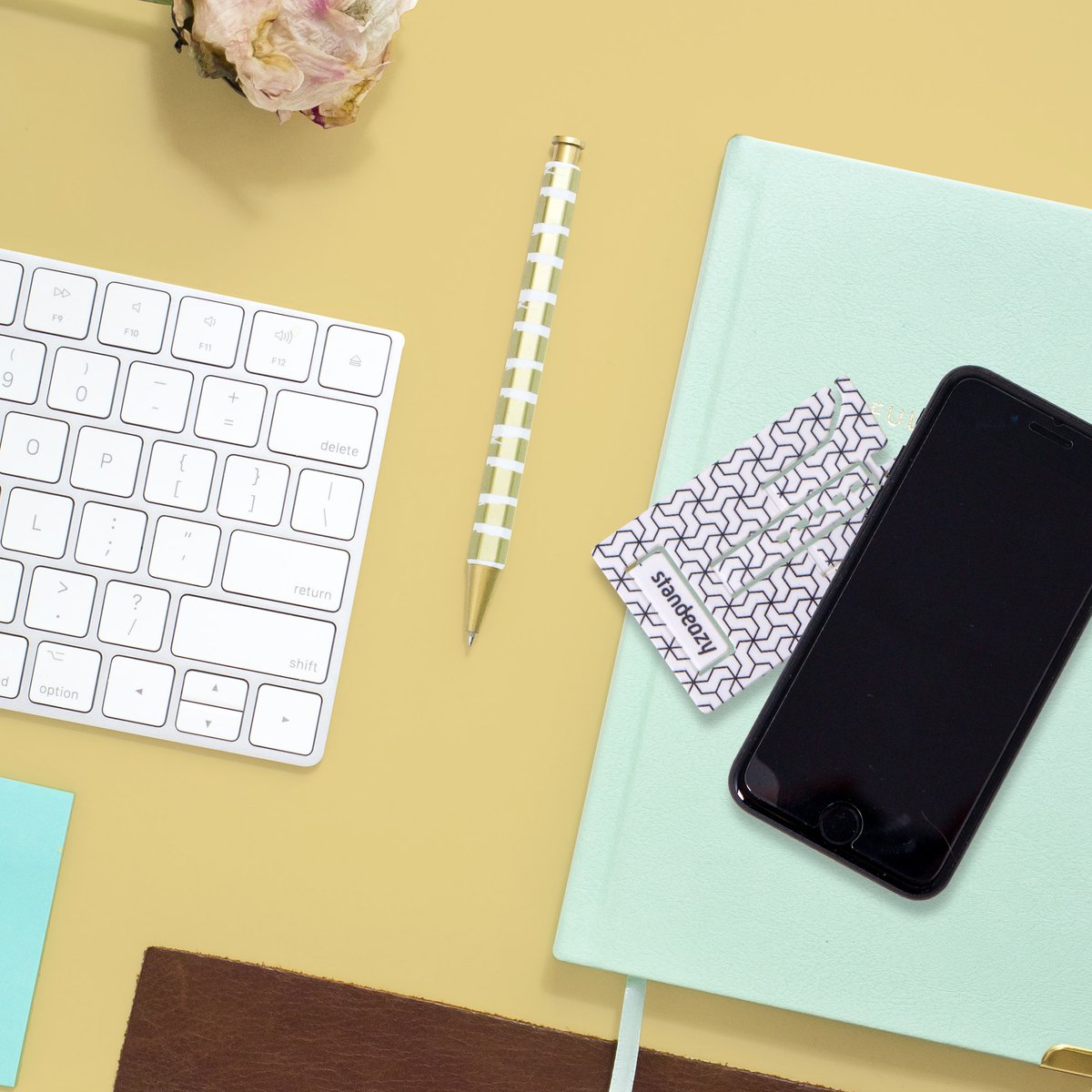 standeazy's tweet photo. The best way to work, hands-free. Follow Zoom meetings, answer calls and keep your phone safe in one place with a Standeazy https://t.co/6AALxMFulo