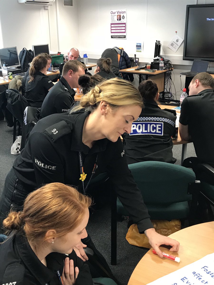 3.  @skilili90  @AlcoholHarmCop  @RonaldHogg1 from  @DurhamPolice  @DurhamAHRU these guys have all been involved in my journey and i am all the better for knowing them & working together to better things for people who use drugs 