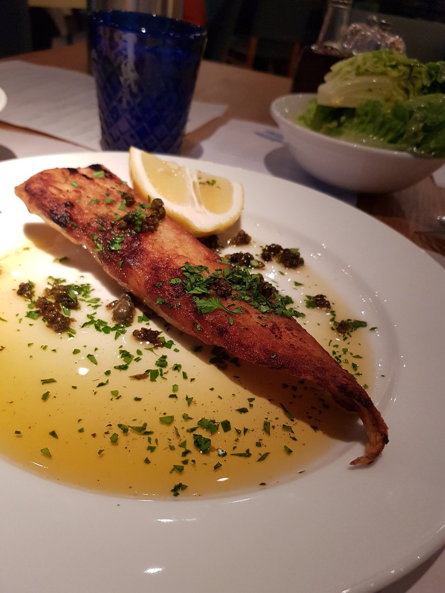 Shonette's tweet photo. [AD]
If you've been wanting a seafood restaurant with a waterside view, @FiSH_Bristol is now open, serving up a delicious mix of fresh catches from across the UK. A sophisticated spot on the river, it's well worth a stop off if you've got a craving for some quality seafood 🐟🦞🥂 https://t.co/tEByWUchD6