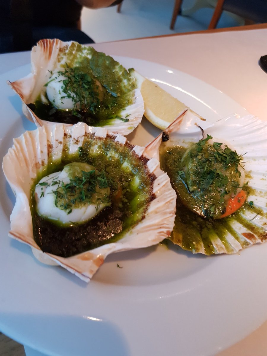Shonette's tweet photo. [AD]
If you've been wanting a seafood restaurant with a waterside view, @FiSH_Bristol is now open, serving up a delicious mix of fresh catches from across the UK. A sophisticated spot on the river, it's well worth a stop off if you've got a craving for some quality seafood 🐟🦞🥂 https://t.co/tEByWUchD6