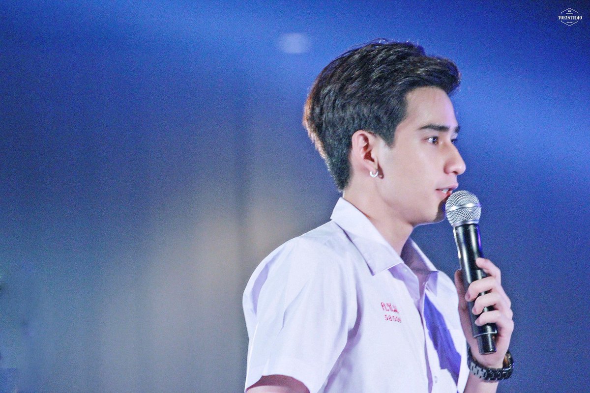 ttoeystudio's tweet photo. 08/09/2559 Happy Birthday ToeyStudio บ้านแฟนคลับหลังเล็กๆหลังหนึ่ง ขอบคุณ 2,888 ผู้ติดตาม ที่ยังอยู่ ขอบคุณ 4 ปี ที่มาเป็นพื้นที่แห่งความทรงจำดีดีของฉันกับผู้ชายคนหนึ่ง ขอบคุณระยะเวลา 4 ปี ที่ทำให้รู้จักมิตรภาพมากมาย ขอบคุณเต้ย ที่ทำให้เกิดบ้านเล็กๆหลังนี้ขึ้นมา 🏠💙 https://t.co/acq57lolV7