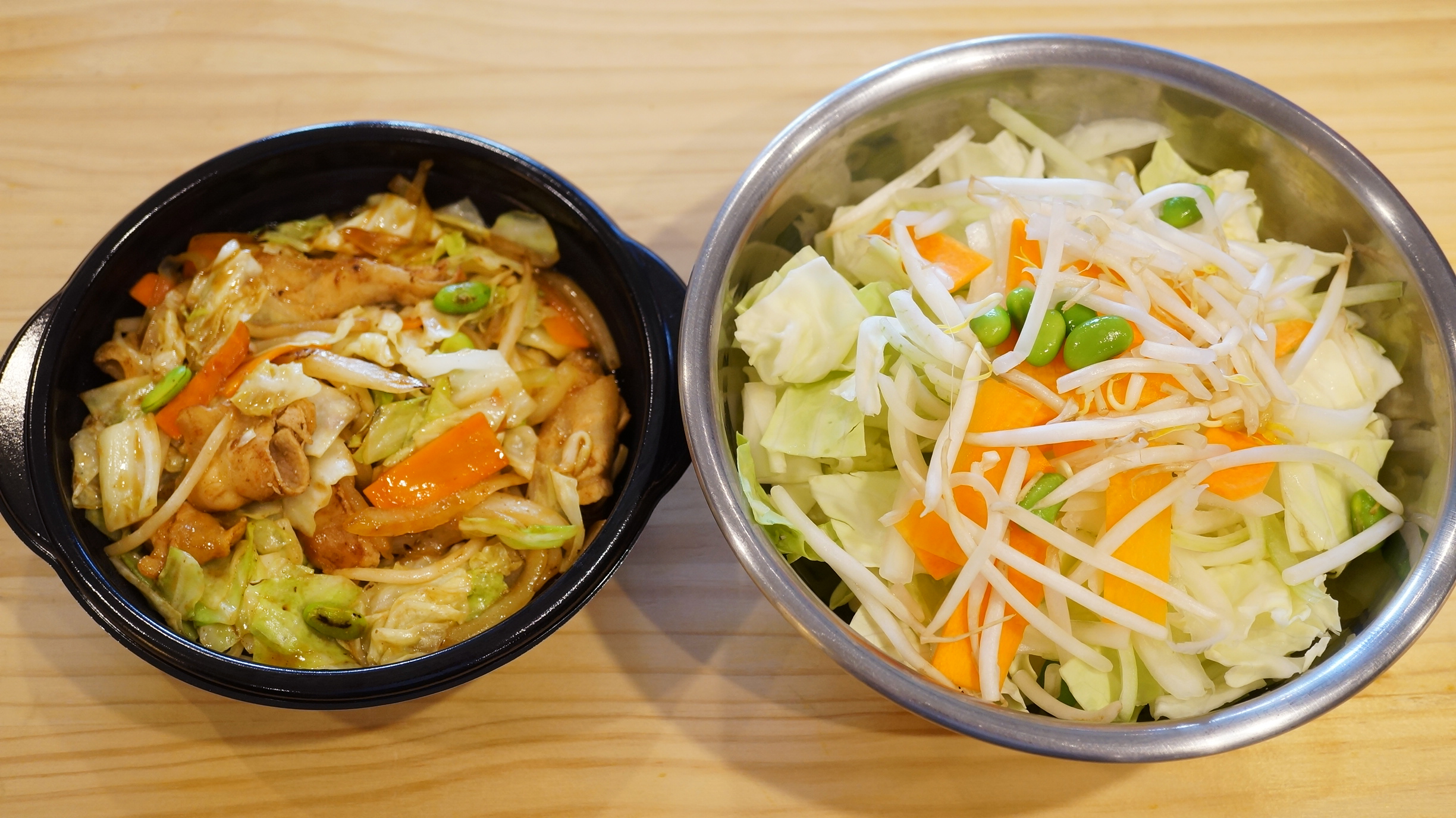 ほっともっと(公式) On Twitter: "肉野菜炒め弁当、「調理前の生の状態で見るとなかなかの野菜量が入ってるな…」と思ったので撮っちゃいました✨ 社内規定によりグラム数はお伝えできませんが、持ってみるとずっしり重かったです💪 Https://T.co/Pzzxv4Bx1X" / Twitter