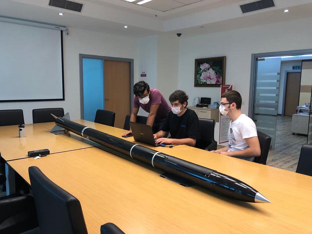 Atlantis Roket Takımımız 8 Eylül 2020 tarihinde Roketsan ve Sage Tübitak ev sahipliğinde gerçekleştirilen ilk elemede, 6km menzile çıkabilecek olan roketleri ile tüm aşamaları başarı ile tamamlamıştır. Bugün yapılacak olan elemede takımımıza başarılar dileriz.