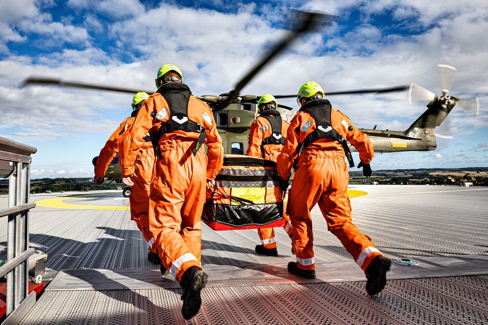 VIKINGFiresuits's tweet photo. VIKING’s helicopter pilot suits are form-fitted for agility in confined spaces and highly breathable fabrics protect against heat stress. Lifejackets and suits are compatibility tested to ensure they function as intended when worn together. #StaySafe #VIKINGSafety #RightBesideYou https://t.co/kSCVpjkSQ4