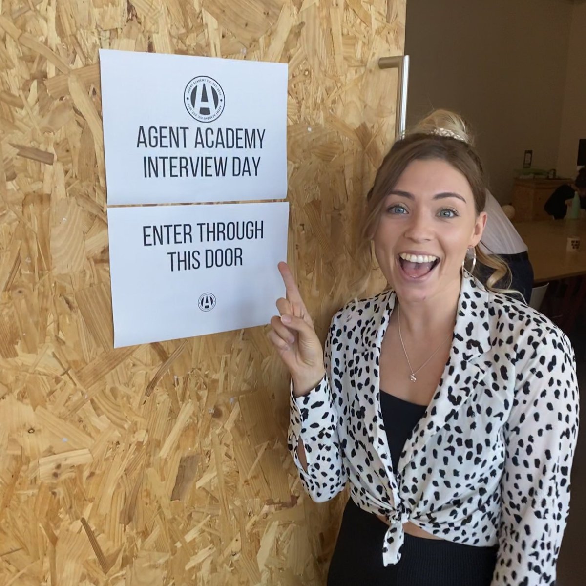 Agent_Academy's tweet photo. Here’s our programme coordinator, Megan, ready to greet the last group of interviewees this morning! 🙌 

We’ve had such a successful week of interviews so far and we’re really excited for the programme to start next week! 🌟 https://t.co/xgppA4mJij