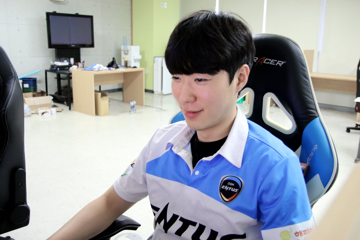 ENTUS_Progaming's tweet photo. PCS 2 ASIA DAY6 7시에 시작됩니다!
마지막 좋은 모습으로 마무리 할 수 있도록 많은 관심과 응원 부탁드립니다 #ENTUSWIN 👊
🔗 https://t.co/uqbbMZegBz https://t.co/CJKQnlRONl