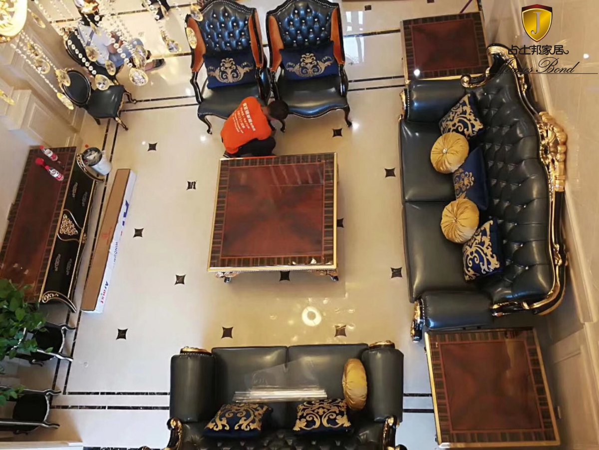 FoshanJamesBond's tweet image. Looking from the top down, we can clearly see the beautiful wood-grain table top and the shiny leather of the sofa. More details click:  jamesbond-furniture.com

#classicsofaset
#classicsofastyles
#classicdiningroomfurniture