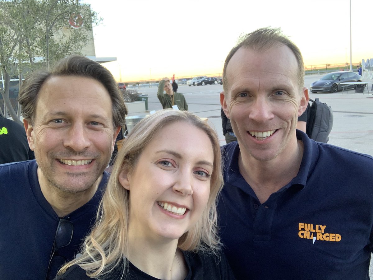 She_sElectric's tweet photo. @FoxGeorgiou @JordeeBrompton @106Euan @ecocars1 @pluginadventure @The_PlugSeeker @FullyChargedDan @BMWi @KateFantom @ERAChampionship I’ve only managed one #EVenture this year to #FullyChargedLiveUSA https://t.co/ClhJ7bD6uT