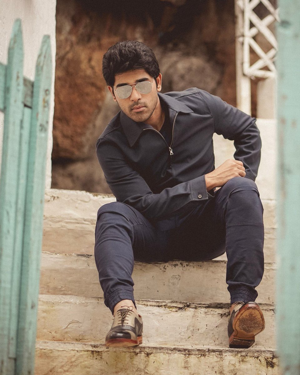 Ragalahari's tweet photo. Smart & Stylish ๐ @AlluSirish
#AlluSirish #Stylish #Smart #BadassLook #Ragalahari https://t.co/EJMK3MpOZ8